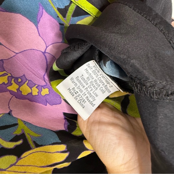 Johnny Was Fusion Floral Cold Shoulder Blouse Size Small - Picture 6 of 8